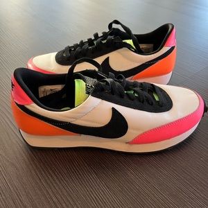 Nike Daybreak Sneakers - NWOT - Size 7M